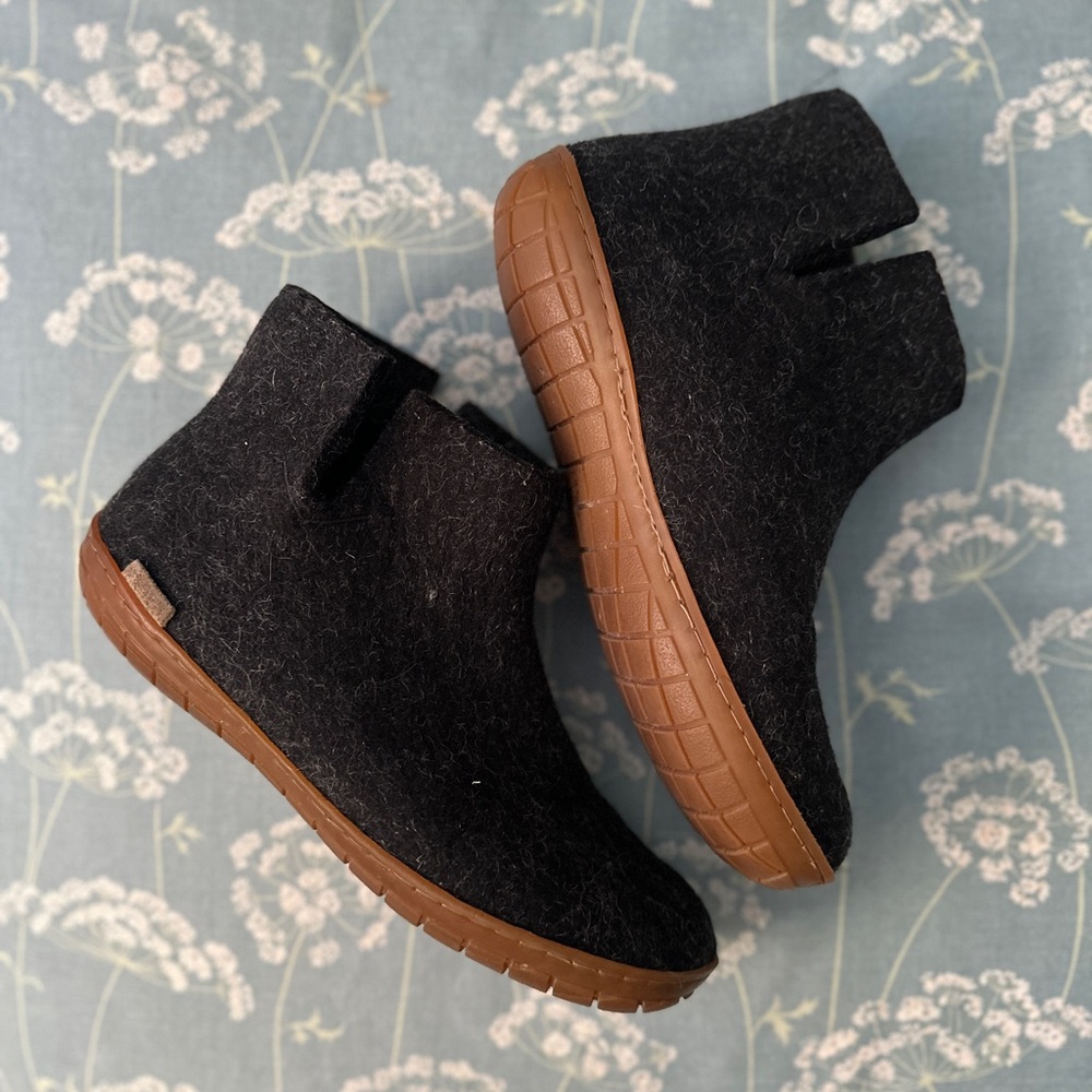 Women’s Glerups felt wool slippers w/ rubber sole